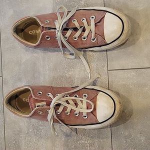 Converse Womens 9 sneakers